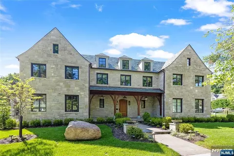 548 Sylvan Pl, Haworth, NJ 07641