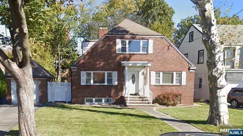 97 Riverview Ave, Cliffside Park, NJ 07010