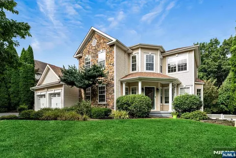 47 Hill Hollow Rd, Lake Hopatcong, NJ 07849