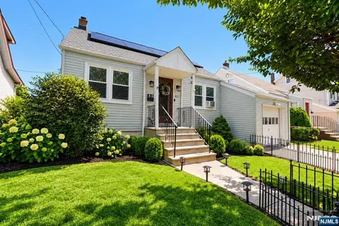 82 Perry St, Belleville, NJ 07109