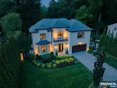 47 Rutgers St, Closter, NJ 07624