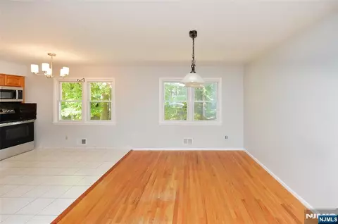 Dining - 85 Primrose Ln #B, Paramus, NJ 07652 photo 1 of 1