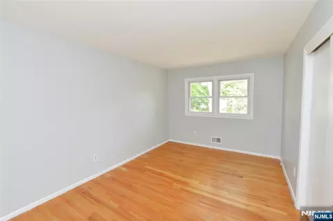 Bedroom - 85 Primrose Ln #B, Paramus, NJ 07652 photo 2 of 5