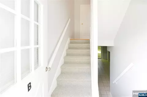 Entry Way - 85 Primrose Ln #B, Paramus, NJ 07652 photo 1 of 1