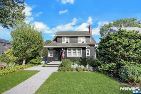44 Cortland Pl, Tenafly, NJ 07670