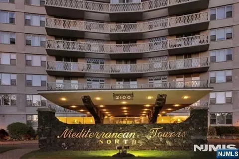 2100 Linwood Ave #15P, Fort Lee, NJ 07024