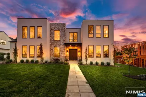 144 Demarest Ave, Englewood Cliffs, NJ 07632