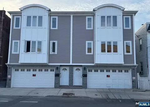 560 11th St, Newark, NJ 07107