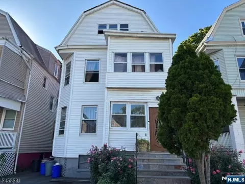 93 Steuben St, East Orange, NJ 07018