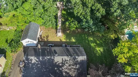 View/Area - 53 Laurel Dr, Wayne, NJ 07470 photo 2 of 8