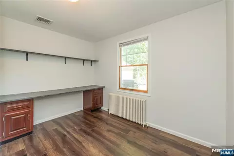 Entry Way - 53 Laurel Dr, Wayne, NJ 07470 photo 2 of 3