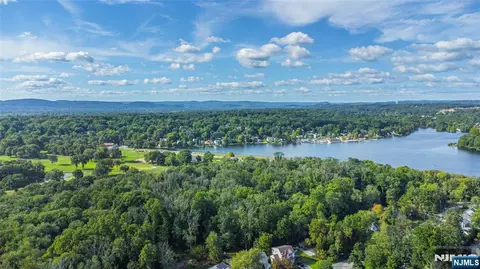View/Area - 53 Laurel Dr, Wayne, NJ 07470 photo 6 of 8
