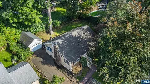 View/Area - 53 Laurel Dr, Wayne, NJ 07470 photo 1 of 8