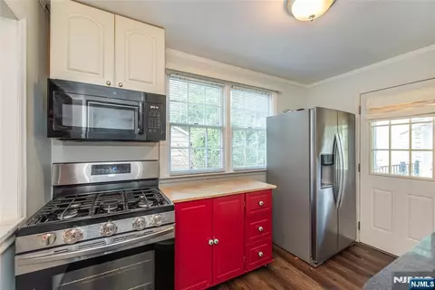 Entry Way - 53 Laurel Dr, Wayne, NJ 07470 photo 3 of 3