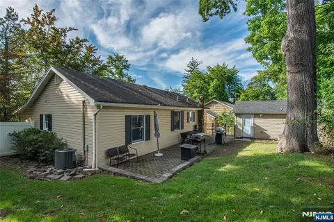 Exterior - 53 Laurel Dr, Wayne, NJ 07470 photo 3 of 4