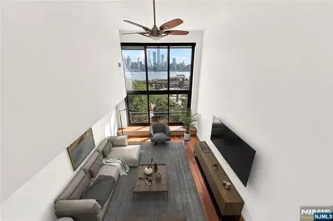 518-536 Gregory Ave #A208, Weehawken, NJ 07086