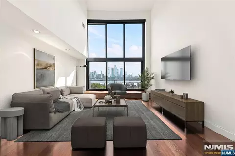 518-536 Gregory Ave #A208, Weehawken, NJ 07086