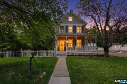 66 Hillside Ave, Midland Park, NJ 07432