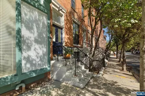 273 Monmouth St #3, Jersey City, NJ 07302