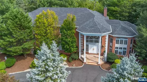 18 Nathan, Towaco, NJ 07082