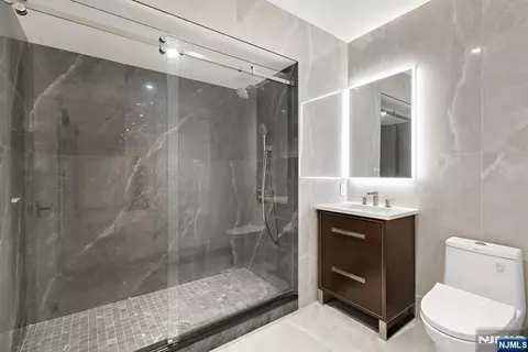 Bath - 648 Falmouth Ave, Paramus, NJ 07652 photo 6 of 6