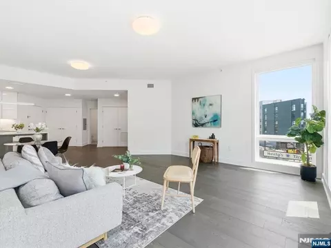 380 Newark Ave #406, Jersey City, NJ 07302