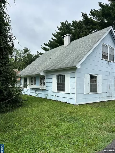 31 Buxmont Ln, Willingboro, NJ 08046