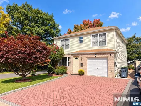 223 Merritt Ave, Bergenfield, NJ 07621
