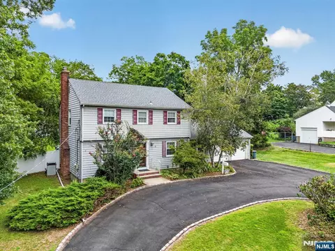 162 Hobart Gap Rd, Livingston, NJ 07039