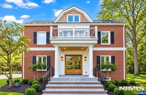 390 Harland Ave, Haworth, NJ 07641