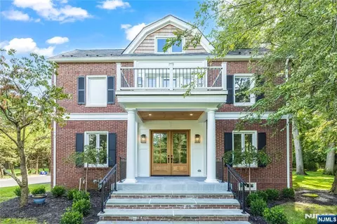 390 Harland Ave, Haworth, NJ 07641