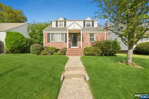 49 Morgan St, Bergenfield, NJ 07621