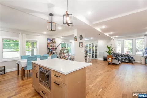 105 Brinkerhoff St, Ridgefield Park, NJ 07660