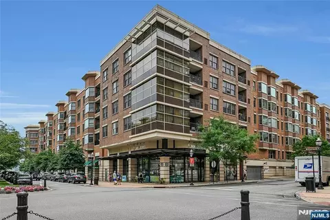 22 Ave At Port Imperial #512, West New York, NJ 07093