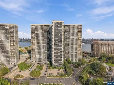 200 Winston Dr #L14, Cliffside Park, NJ 07010