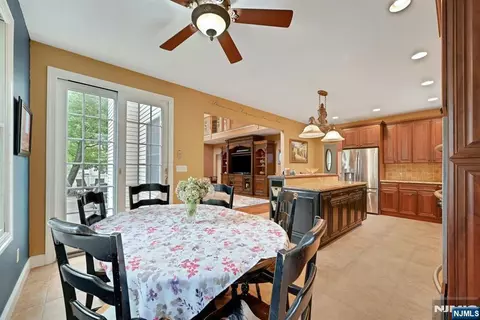 Dining - 254 Wilson Ave, Paramus, NJ 07652 photo 1 of 1