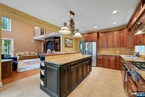 Kitchen - 254 Wilson Ave, Paramus, NJ 07652 photo 4 of 4