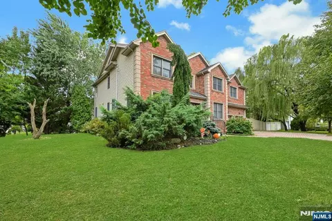 Exterior - 254 Wilson Ave, Paramus, NJ 07652 photo 3 of 5
