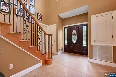 Entry Way - 254 Wilson Ave, Paramus, NJ 07652 photo 2 of 3