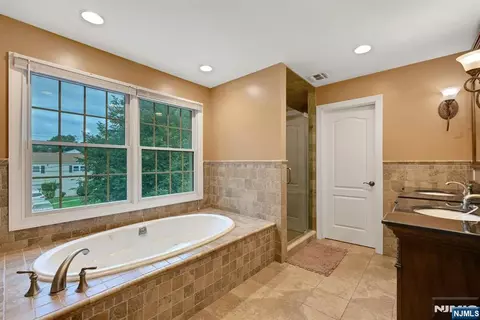 Bath - 254 Wilson Ave, Paramus, NJ 07652 photo 2 of 4