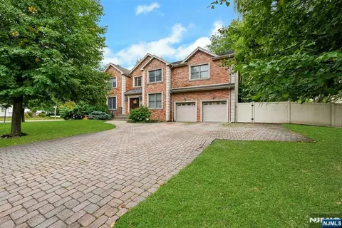 Exterior - 254 Wilson Ave, Paramus, NJ 07652 photo 2 of 5