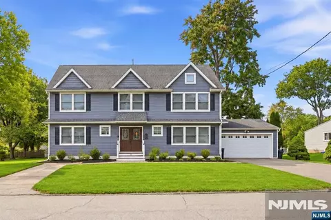 51 Princeton Ter, Oakland, NJ 07436