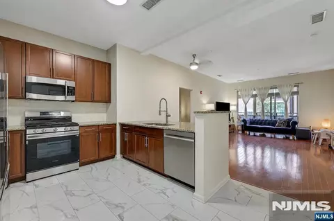 1109 Riverview Ave #109, Englewood, NJ 07631