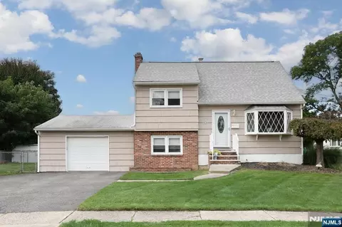 353 Albany St, Saddle Brook, NJ 07663