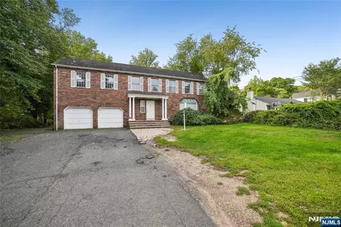 753 Washington Ave, Township Of Washington, NJ 07676