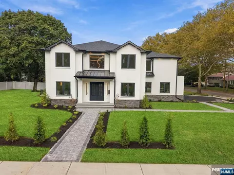 Exterior - 761 Cathy Ann Ct, Paramus, NJ 07652 photo 3 of 6