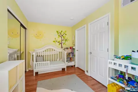 Bedroom - 11 Stevens Ct, Bedminster, NJ 07921 photo 8 of 9