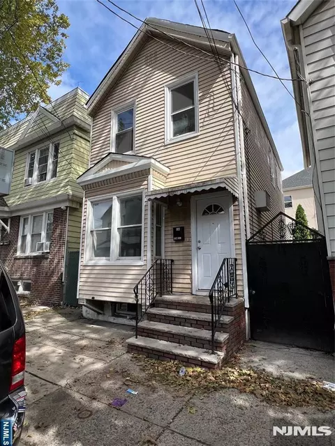 14 Lentz Ave, Newark, NJ 07105
