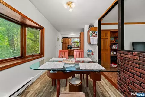 Dining - 19 Skyland Ave, Haskell, NJ 07420 photo 3 of 3