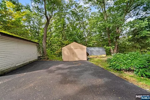 Exterior - 19 Skyland Ave, Haskell, NJ 07420 photo 7 of 7